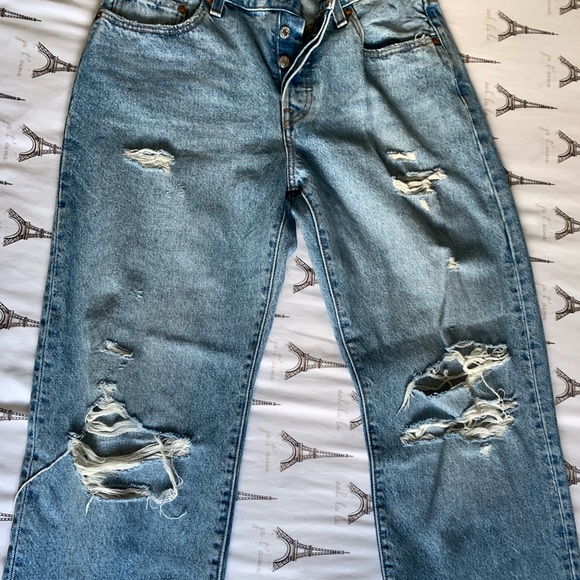 BLUE 501 MID WAIST STRAIGHT LEG RIPPED LEVI’S JEANS - Picture 6 of 8
